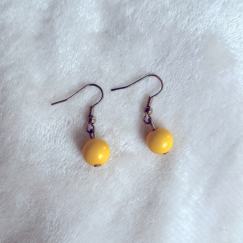 Yellow earrings - Picture 2 of 2